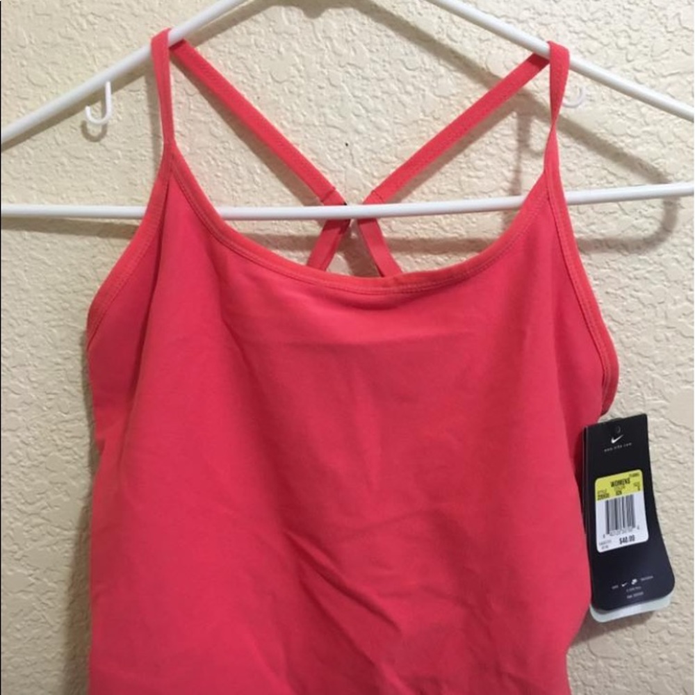Nike tank with built in shelf bra